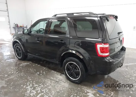 2011 Ford Escape Xlt z USA, uszkodzony, nr VIN 1FMCU9DG8BKC51560